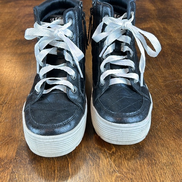 Sketchers - Picture 7 of 16